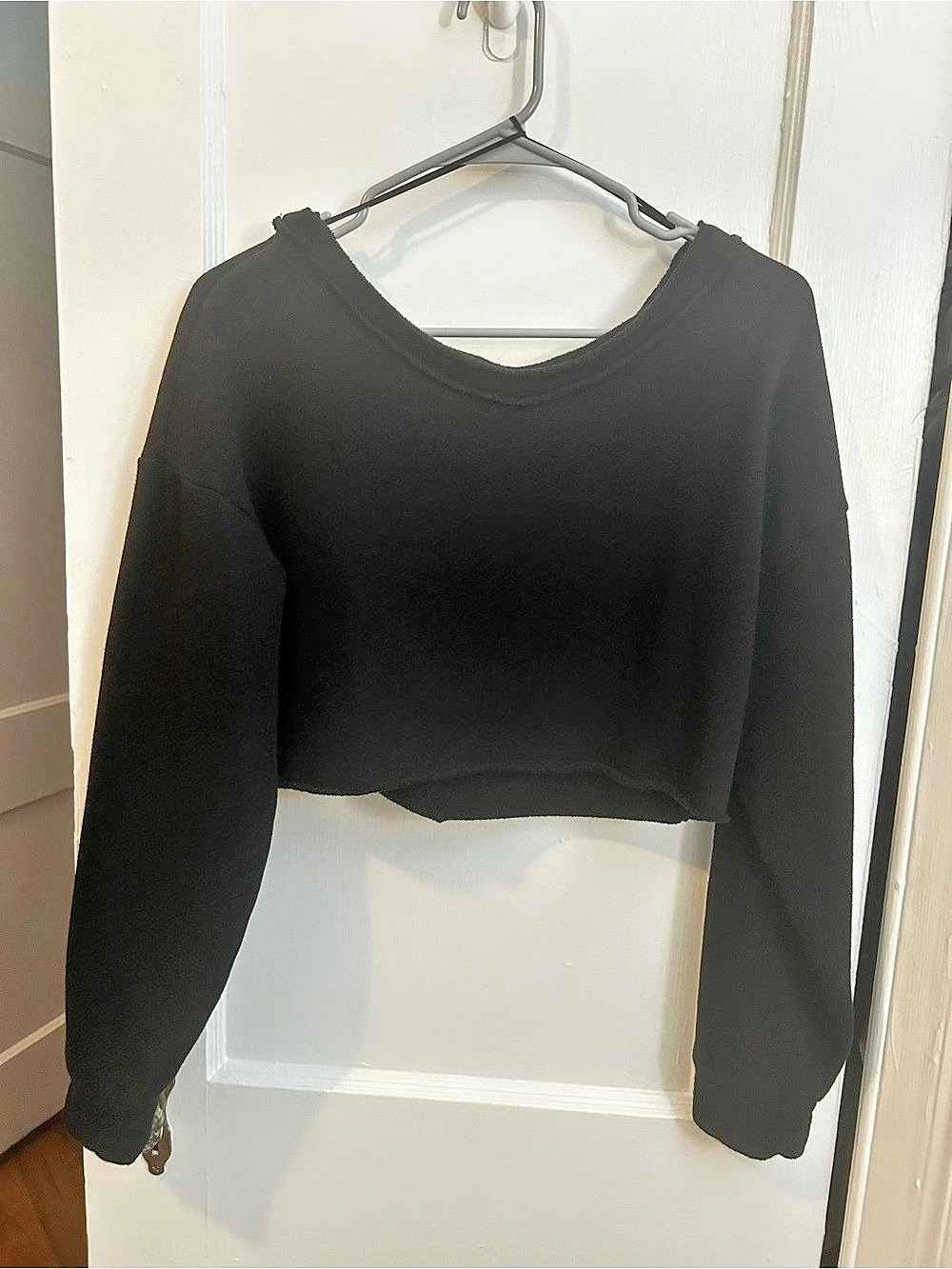 alo Cropped Long Sleeve Top in Black Size Small Like New